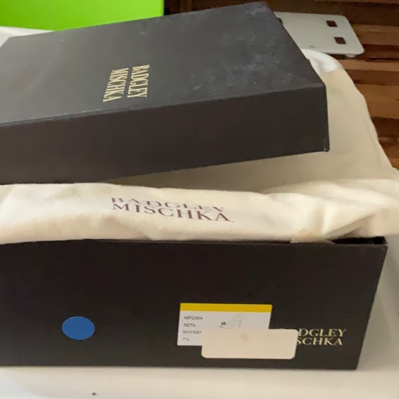 Badgley Mischka Platforme Pumps in Satin/Leather 7 1/2 - Picture 7 of 7